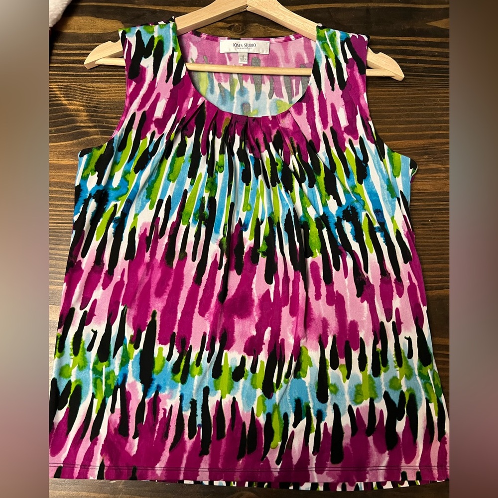 Jones Studio Pink and Green Patterned Tank Top